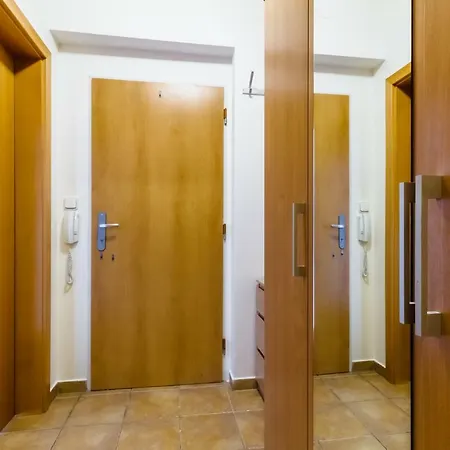 Kotevni Apartment