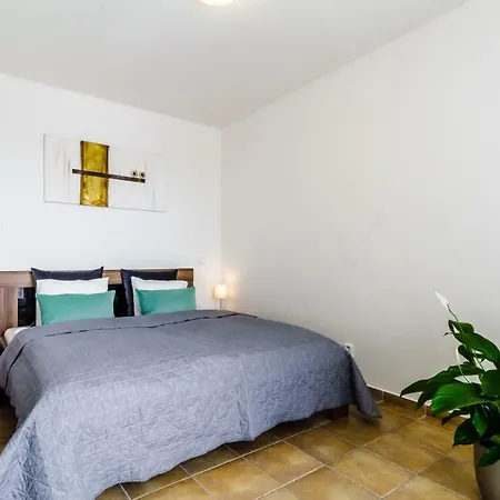Apartment Kotevni Prague