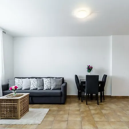Kotevni Apartment